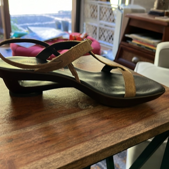 Donald J Pliner Women’s CISSO Sandals -Gold Metallic Size 8 - Picture 5 of 8